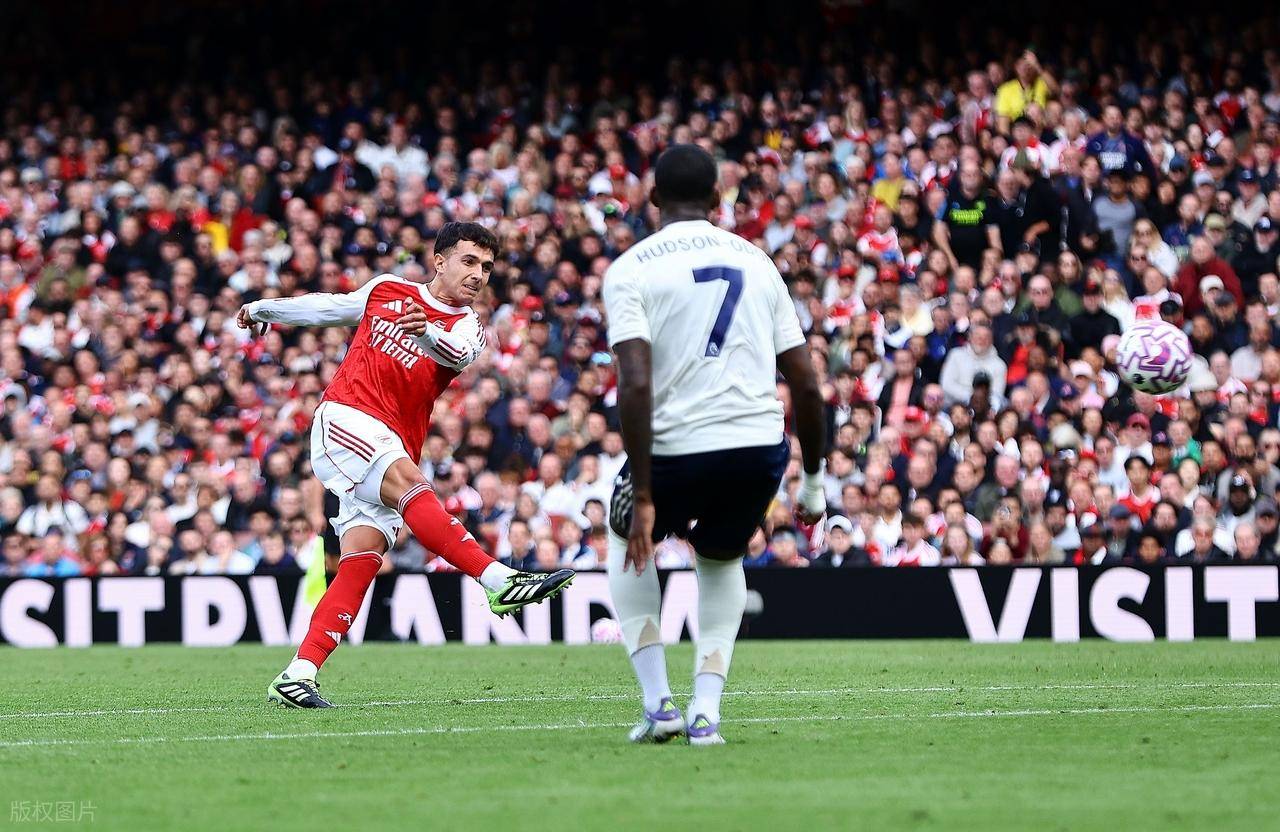 阿森纳苏维门迪在西班牙队的不可替代,他的对抗和长传改变比赛! 阿森纳苏维门迪在西班牙队的不可替代,他的对抗和长传改变比赛!