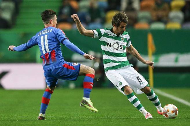 欧冠小组生死战!葡超劲旅与法甲豪强的攻防博弈 欧冠小组生死战!葡超劲旅与法甲豪强的攻防博弈