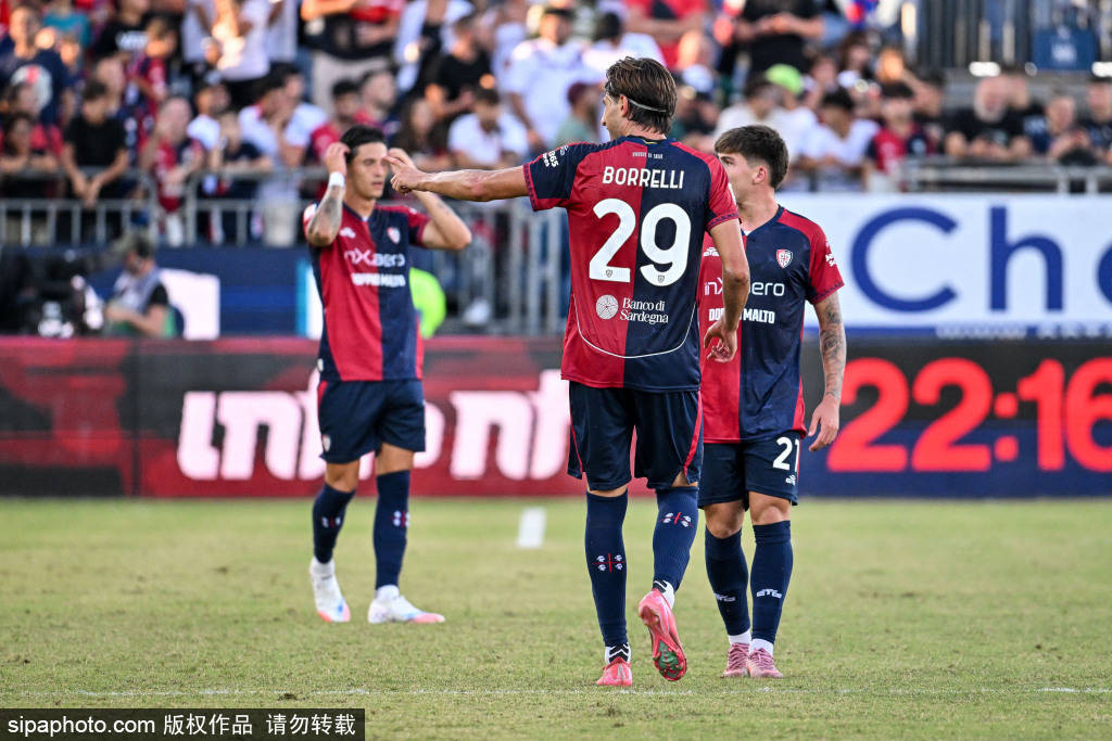 意甲欧冠悲喜夜:国米与那不勒斯的天壤之别 意甲欧冠悲喜夜:国米与那不勒斯的天壤之别