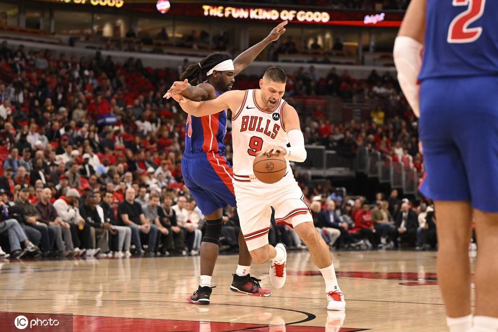 坎宁安23+10武切维奇28+14 活塞不敌公牛 坎宁安23+10武切维奇28+14 活塞不敌公牛