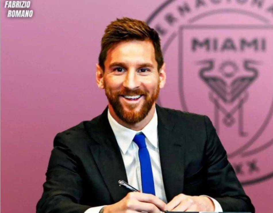 签了!梅西续约至2028年,打破美职联历史,C罗会选择继续跟吗 签了!梅西续约至2028年,打破美职联历史,C罗会选择继续跟吗